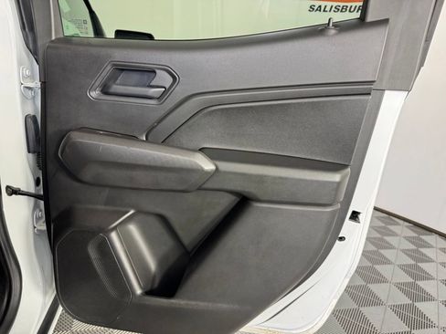 Used 2025 Chevrolet Colorado Trail Boss AWD/4WD image 29