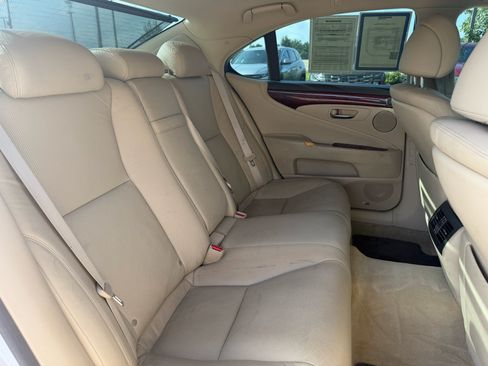 Used 2011 Lexus LS 460 w/ Luxury Value Edition RWD image 29