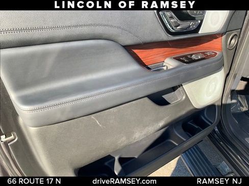 Used 2023 Lincoln Navigator Reserve image 13