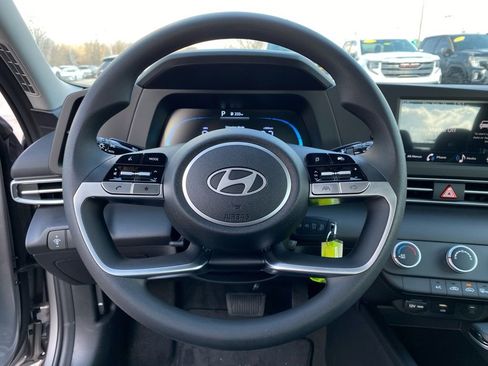 New 2026 Hyundai Elantra SE image 13