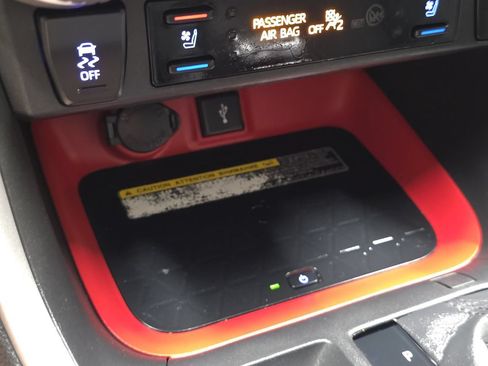 Used 2020 Toyota RAV4 TRD Off-Road AWD/4WD image 33