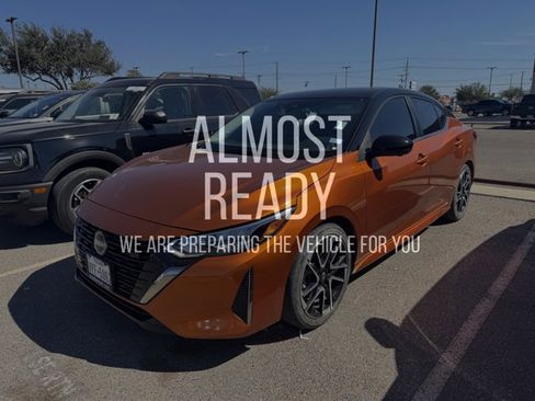 Used 2024 Nissan Sentra SR w/ SR Premium Package image 2