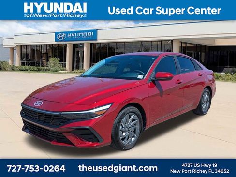 Certified 2024 Hyundai Elantra SEL FWD image 1