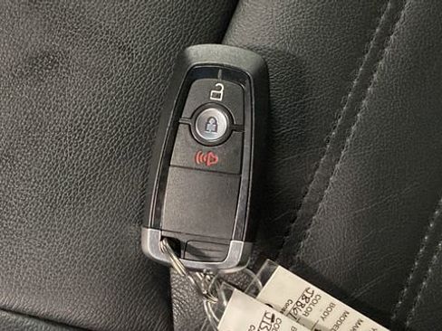 Used 2018 Ford Edge SEL w/ Equipment Group 201A image 39