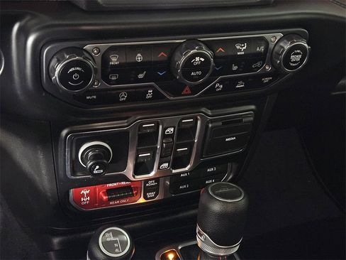 Used 2020 Jeep Gladiator Rubicon image 22