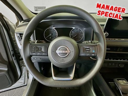 Used 2024 Nissan Rogue SV FWD image 13