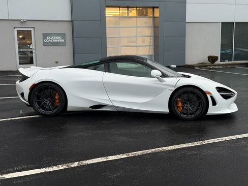 Used 2025 McLaren 750S image 4