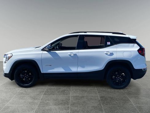 Used 2024 GMC Terrain AT4 image 2