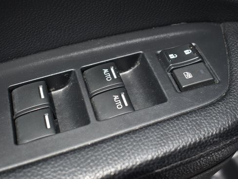 Used 2017 Honda Pilot Touring image 13