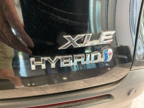 Used 2021 Toyota Sienna XLE FWD image 26