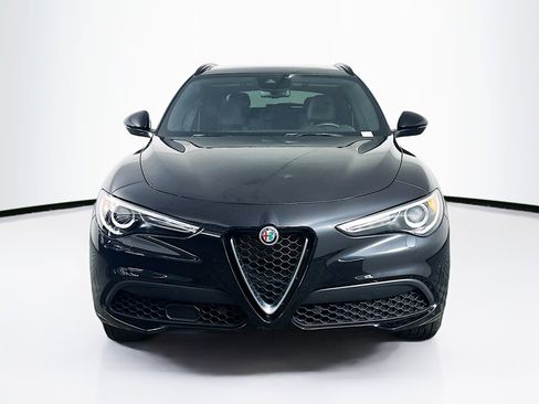 Used 2022 Alfa Romeo Stelvio Ti image 2