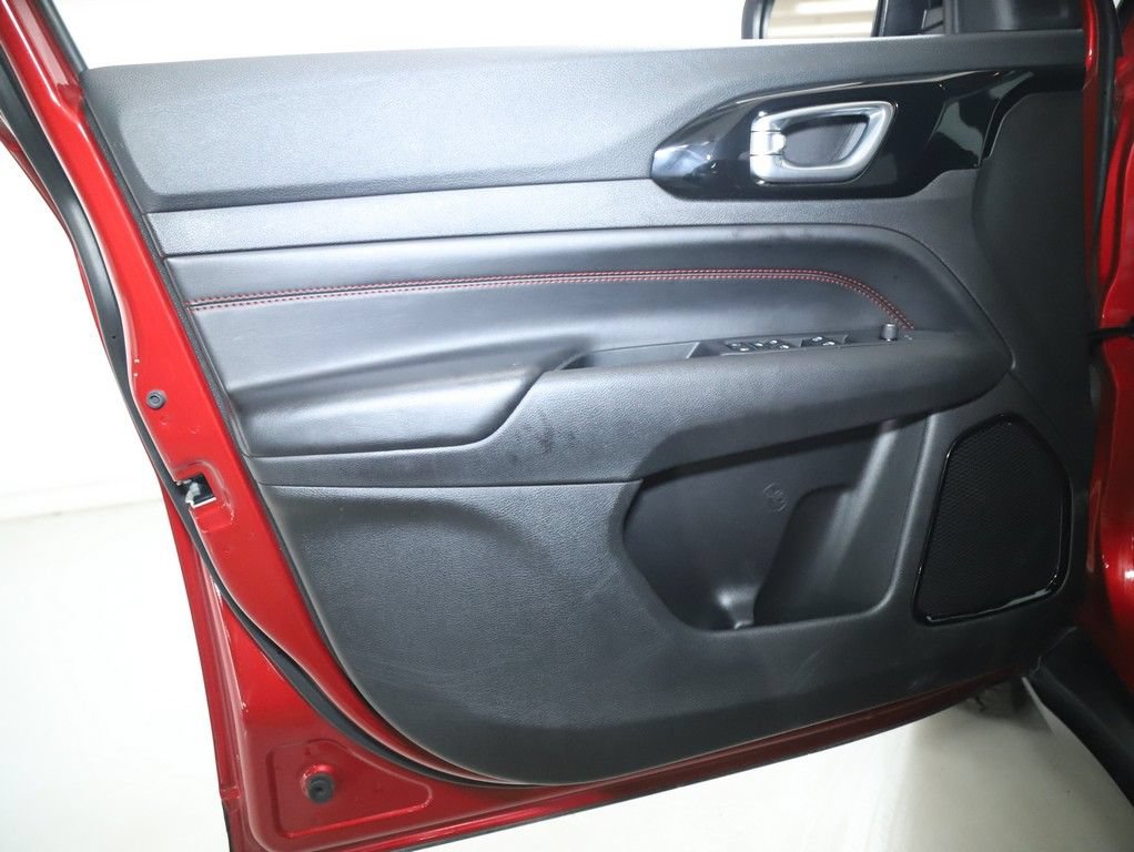 Used 2025 Jeep Compass Trailhawk AWD/4WD image 17