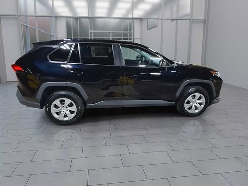 Used 2022 Toyota RAV4 LE AWD/4WD image 9