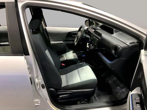 Used 2013 Toyota Prius C Two FWD image 9