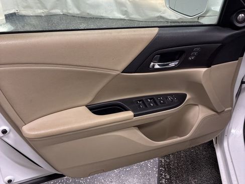 Used 2015 Honda Accord EX-L image 11