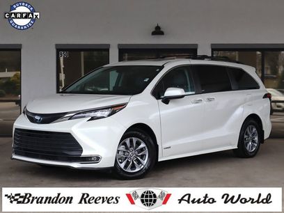Used 2021 Toyota Sienna XLE