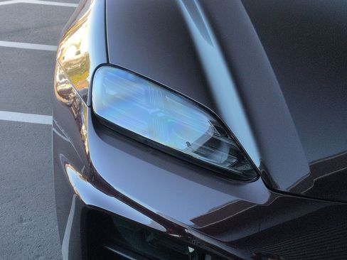 Certified 2025 Porsche Macan 4 Electric image 11