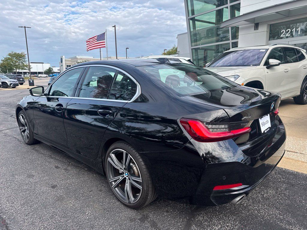 Used 2024 BMW 330i xDrive Sedan w/ Convenience Package AWD/4WD image 4