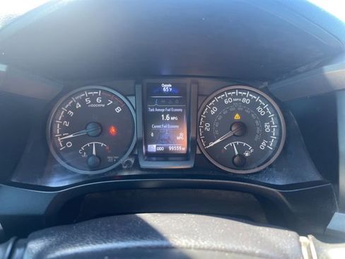Used 2021 Toyota Tacoma TRD Off-Road AWD/4WD image 13