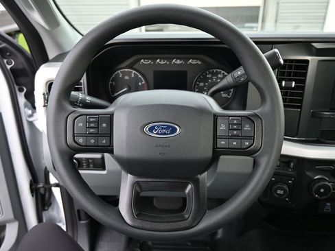 New 2025 Ford F550 4x4 Regular Cab Super Duty image 17