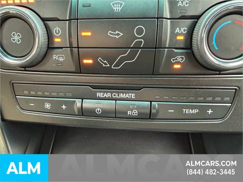 Used 2016 Ford Explorer XLT image 22