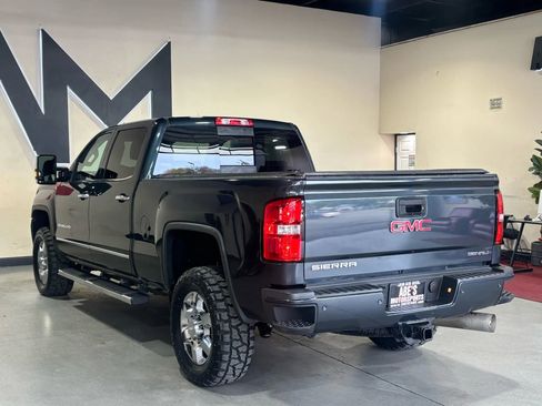 Used 2018 GMC Sierra 3500 Denali w/ Duramax Plus Package image 7