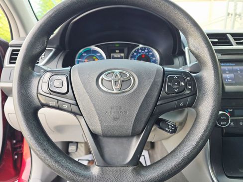 Used 2017 Toyota Camry LE FWD image 19