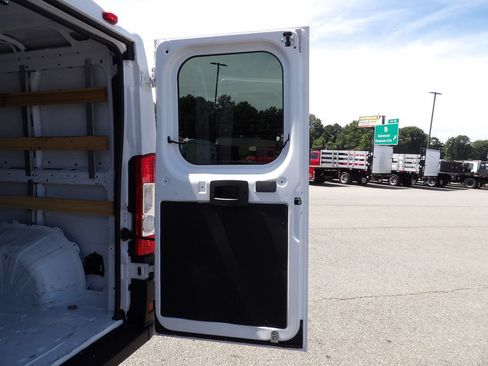 Used 2025 RAM ProMaster 2500 w/ U-Haul Equipment Group FWD image 46