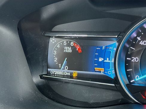 Used 2018 Ford Explorer XLT w/ Equipment Group 201A AWD/4WD image 8
