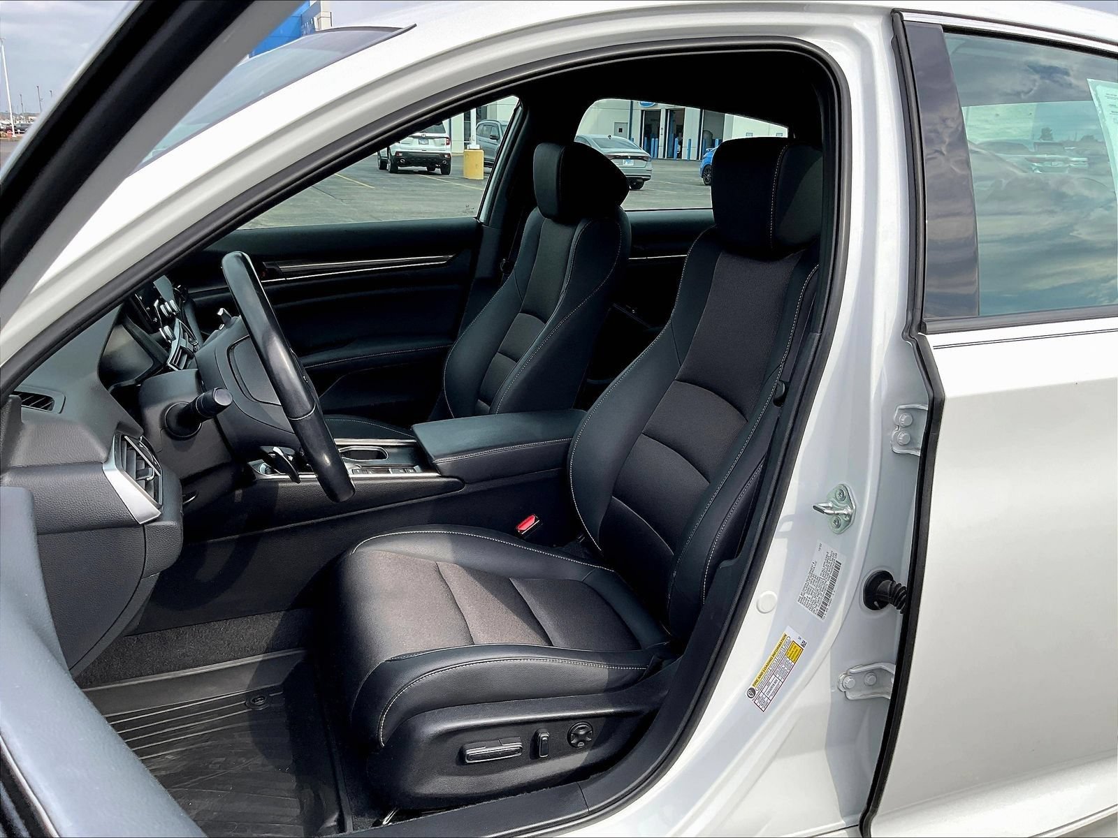 Used 2022 Honda Accord Sport image 5