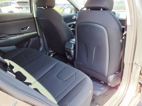New 2026 Hyundai Elantra Hybrid FWD image 8