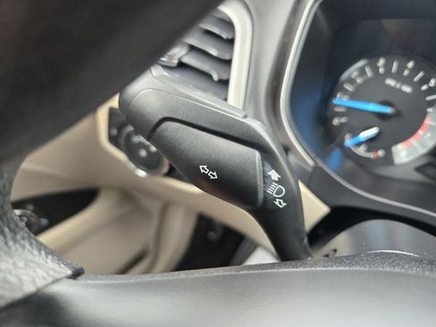 Used 2017 Ford Fusion SE FWD image 21