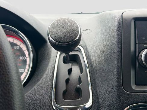 Used 2017 Dodge Grand Caravan SE image 15