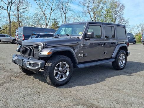 Used 2019 Jeep Wrangler Unlimited Sahara AWD/4WD image 6
