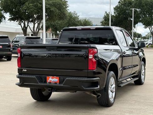 Used 2020 Chevrolet Silverado 1500 Custom w/ Custom Value Package RWD image 4