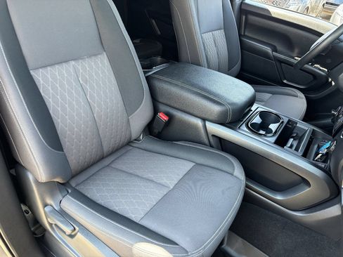 Used 2024 Nissan Titan SV w/ SV Convenience Package AWD/4WD image 31