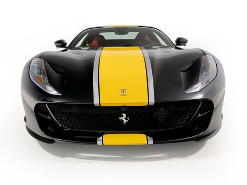 Used 2021 Ferrari 812 GTS image 6