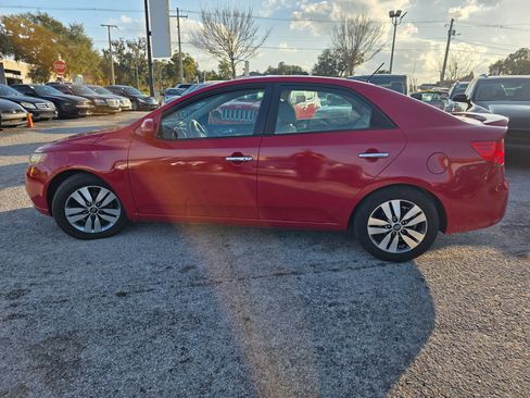 Used 2013 Kia Forte EX w/ Tech Pkg image 4
