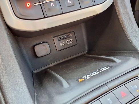 Certified 2021 GMC Acadia SLT w/ Elevation Edition FWD image 11
