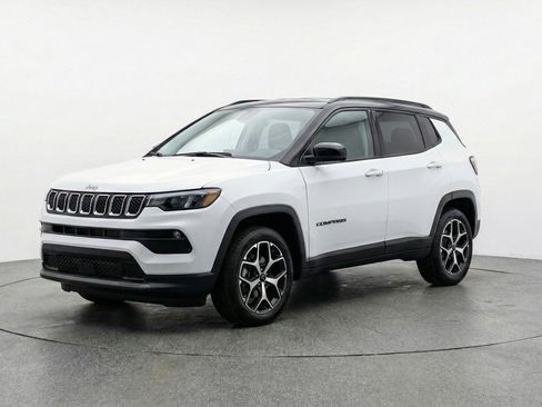 Used 2025 Jeep Compass Limited AWD/4WD image 3