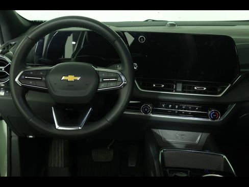 Used 2026 Chevrolet Equinox LT FWD image 15