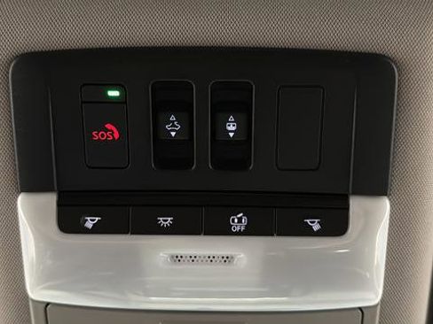 Used 2025 Nissan Rogue SV w/ SV Premium Package AWD/4WD image 31