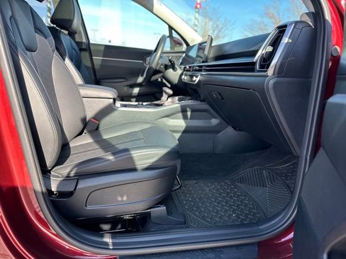 Used 2025 Kia Sorento S w/ Panoramic Sunroof Package image 23