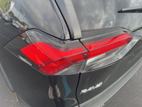 Used 2021 Toyota RAV4 XLE image 19