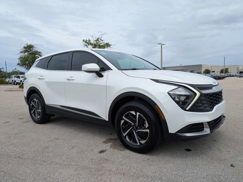 Certified 2023 Kia Sportage LX AWD/4WD image 2