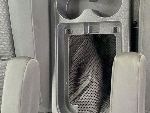 Used 2009 MAZDA MAZDA5 Sport image 31