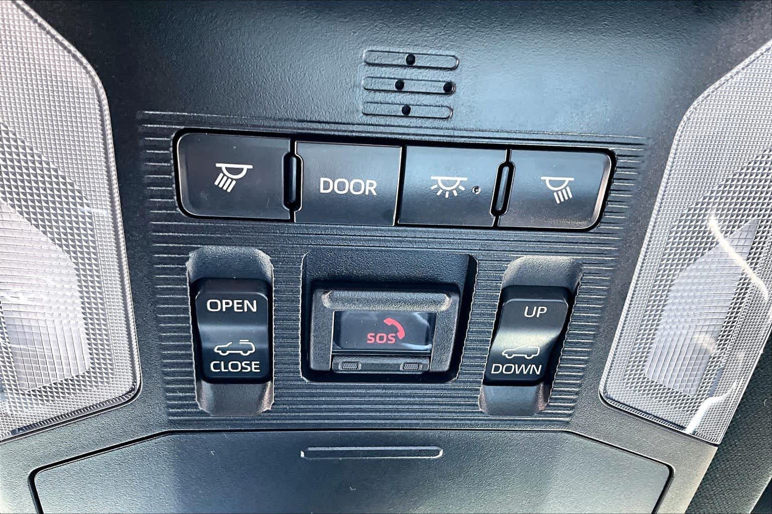 Used 2021 Toyota RAV4 SE w/ Weather & Moonroof Package AWD/4WD image 61