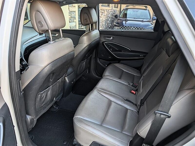 Used 2017 Hyundai Santa Fe FWD image 26