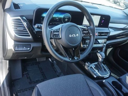 Used 2024 Kia Seltos S image 10