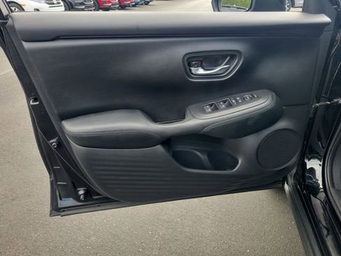 Used 2023 Honda HR-V LX image 36